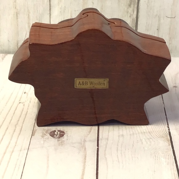 Hand Carved Multi Tone Wood Rose Puzzle Trinket Box - Picture 6 of 9